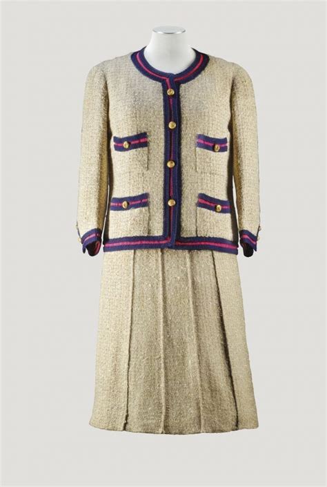 tailleur chanel 1960|CHANEL, collection Haute Couture, circa 1960. Tailleur en tweed .